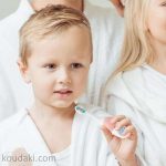 مسواک فانتزی فضانورد (1)کودک با مسواک در درست